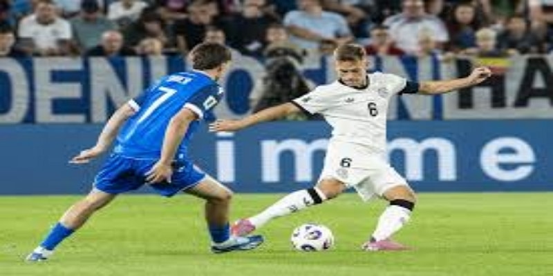 双重荣耀：奖杯与传奇同框-华体会体育