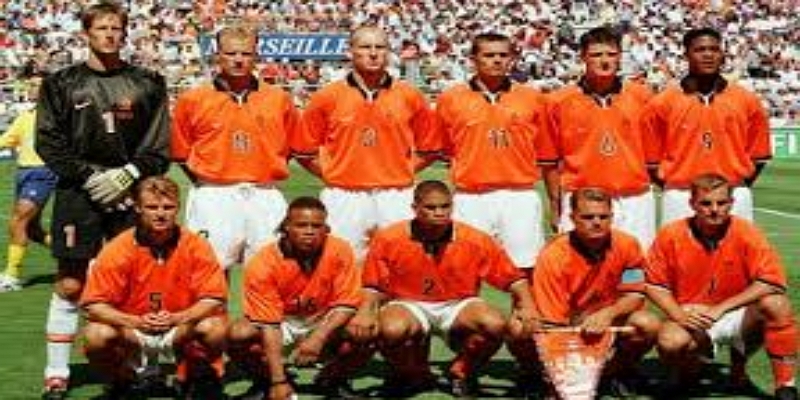 华体会体育历史时刻解读：女性裁判登上男足世预赛舞台-华体会体育