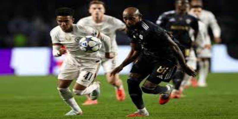 华体会体育战术拆解：弗兰克体系下的中前场重构逻辑-华体会体育