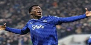 华体会体育展望：利兹联的“中轴线革命”全面启动-华体会体育