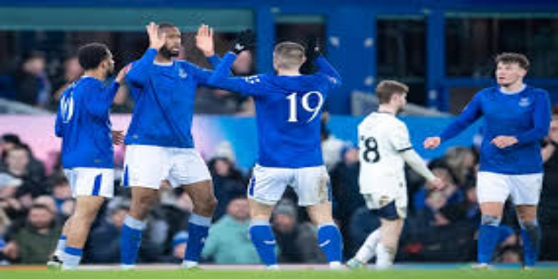 华体会体育观察：埃弗顿的财务困局与利兹联的机遇-华体会体育